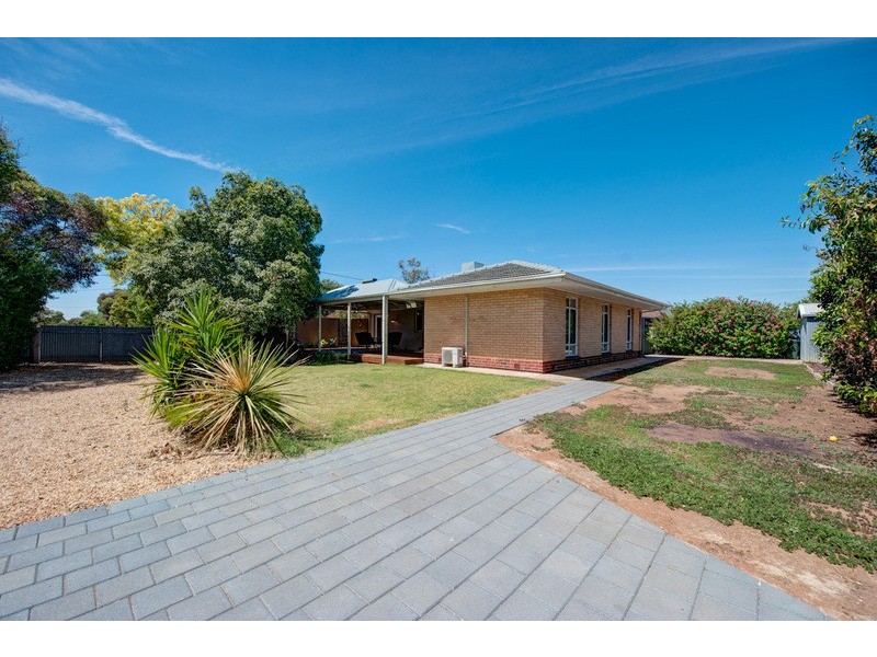17 Rutherglen Avenue, Valley View SA 5093