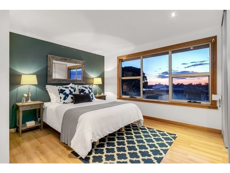 20 Thistle Street, Hallett Cove SA 5158