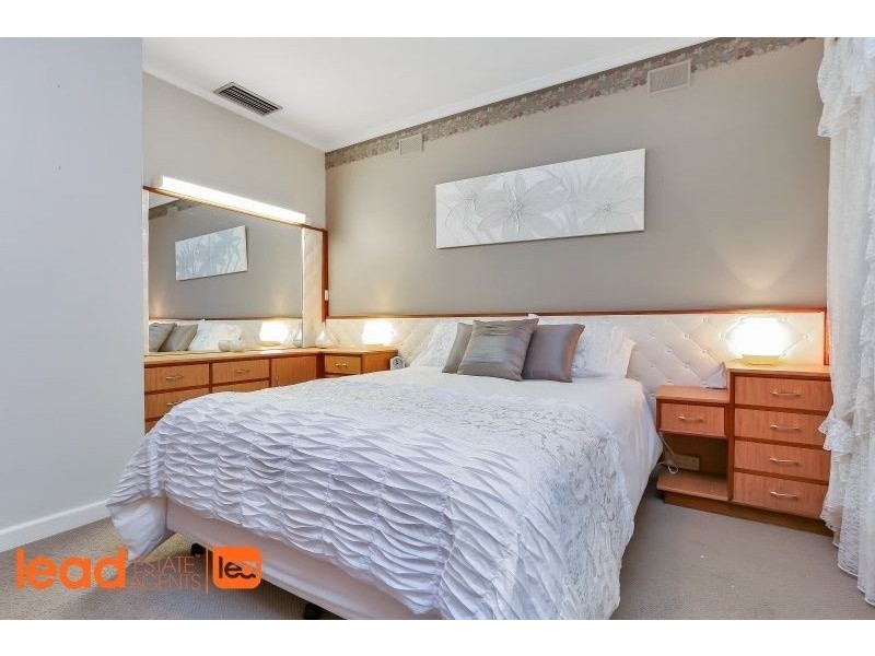 28 Mead Crescent, Melrose Park SA 5039