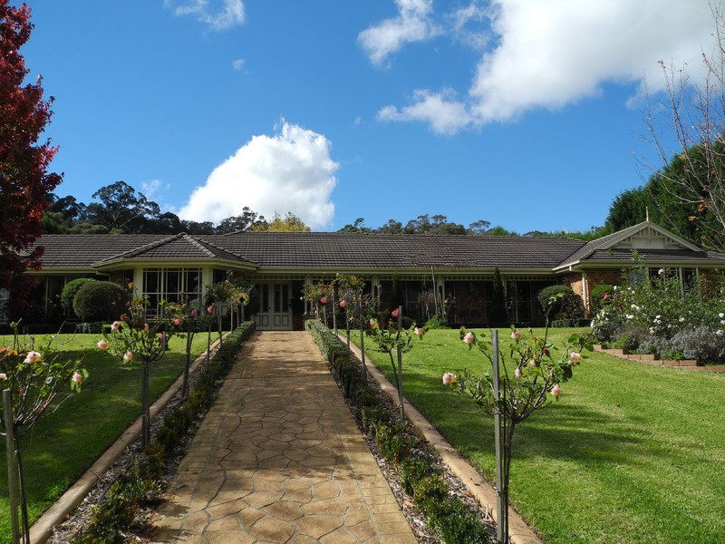9 Carisbrooke Row, Bowral NSW 2576