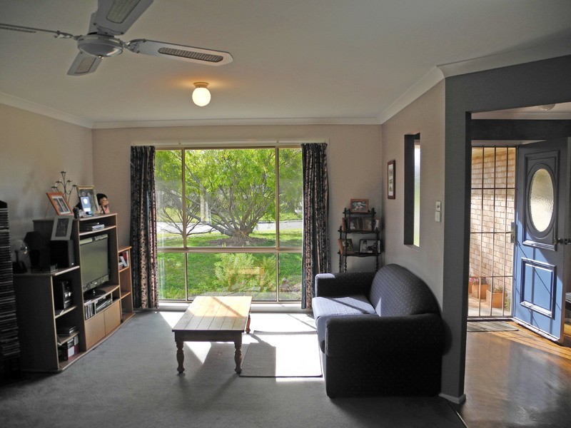 2 Dumfries Place, Bowral NSW 2576