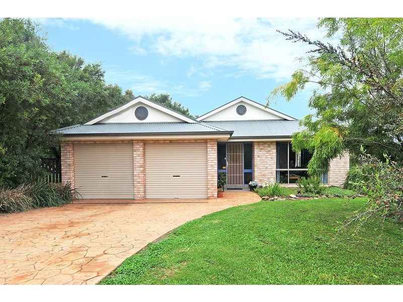 2 Dumfries Place, Bowral NSW 2576