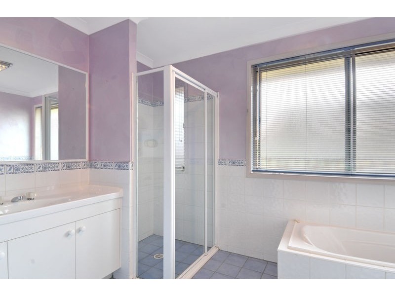 2 Dumfries Place, Bowral NSW 2576