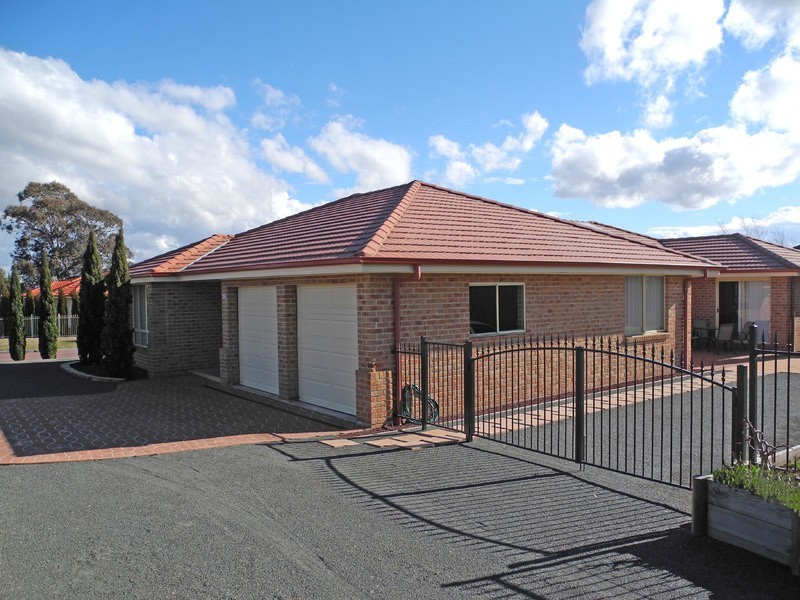 24 Caley Street, Bowral NSW 2576