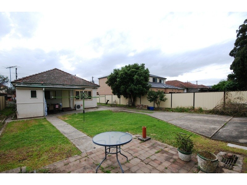 189 Blaxcell Street, Granville NSW 2142