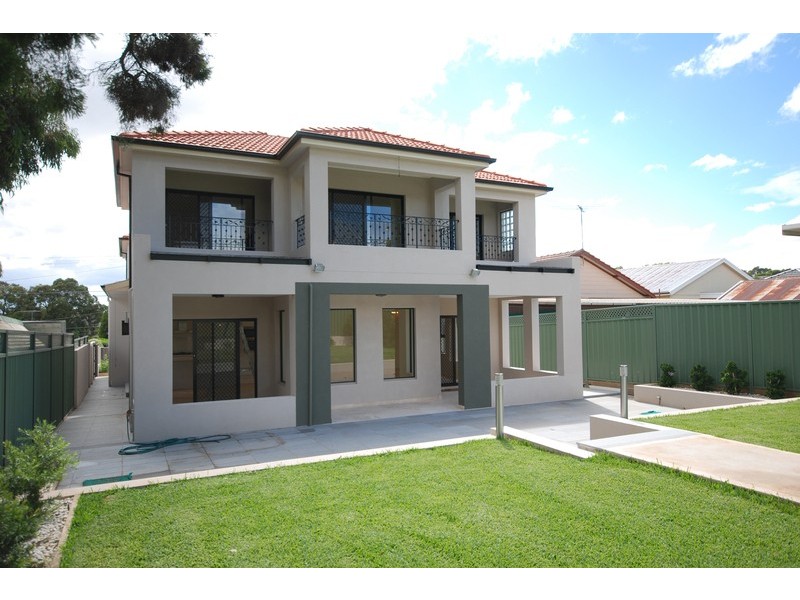 132 Banksia, Greenacre NSW 2190