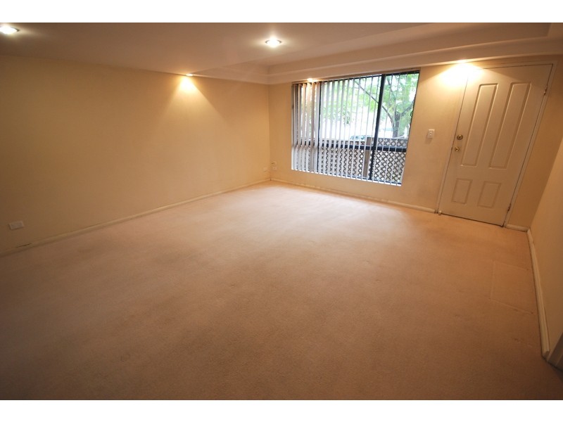 240-242 Targo Road, Toongabbie NSW 2146