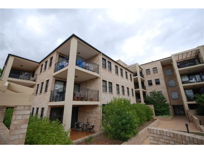 12 Murray Street, Northmead NSW 2152