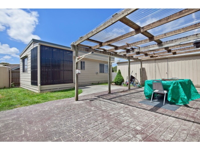 21 Bruce Street, Cranbourne VIC 3977