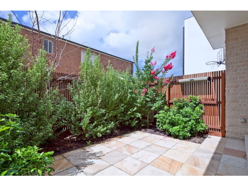 2/1 Graham Avenue, Mckinnon VIC 3204