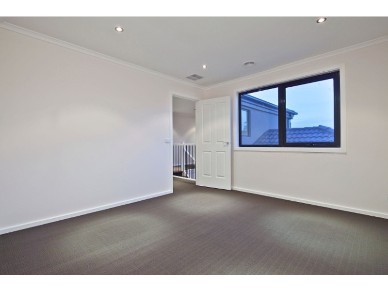 10 Georgetown Way, Officer VIC 3809