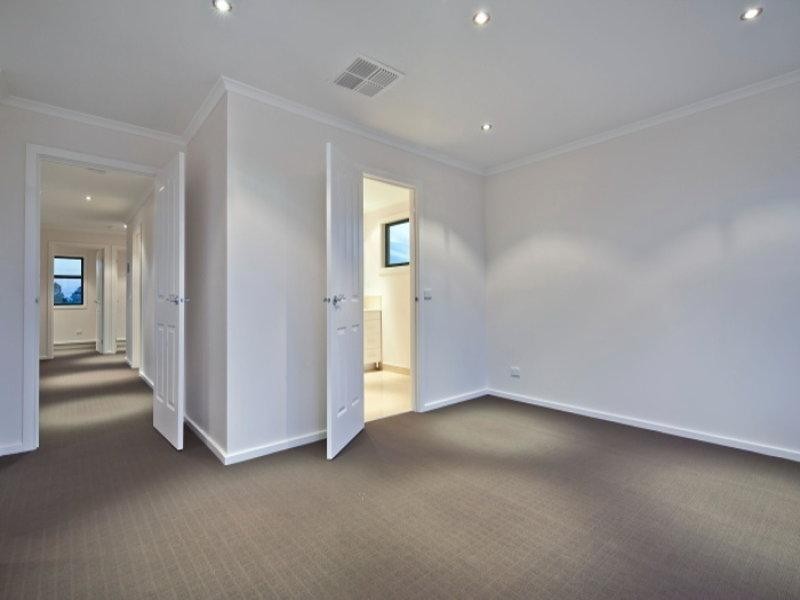 10 Georgetown Way, Officer VIC 3809