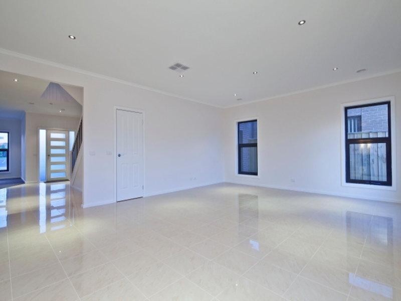 10 Georgetown Way, Officer VIC 3809