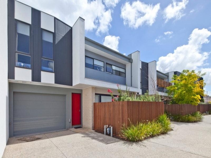 2/1 Graham Avenue, Mckinnon VIC 3204