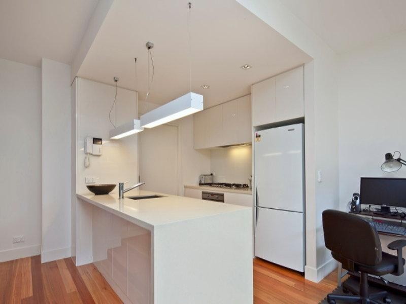 2/1 Graham Avenue, Mckinnon VIC 3204