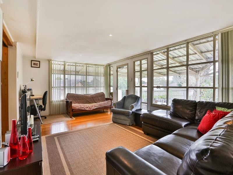 5 Landsborough Ave, Wheelers Hill VIC 3150