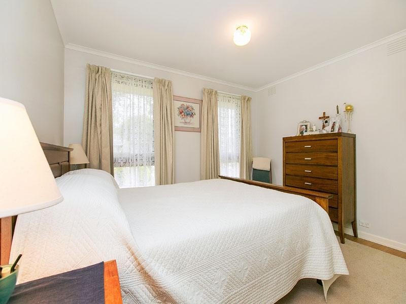 5 Landsborough Ave, Wheelers Hill VIC 3150