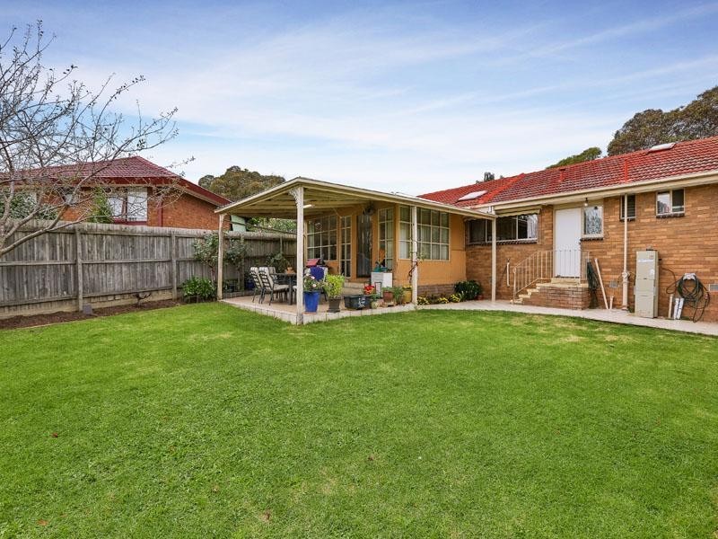 5 Landsborough Ave, Wheelers Hill VIC 3150