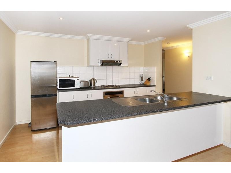 24/17-19 Ascot Vale Road, Flemington VIC 3031