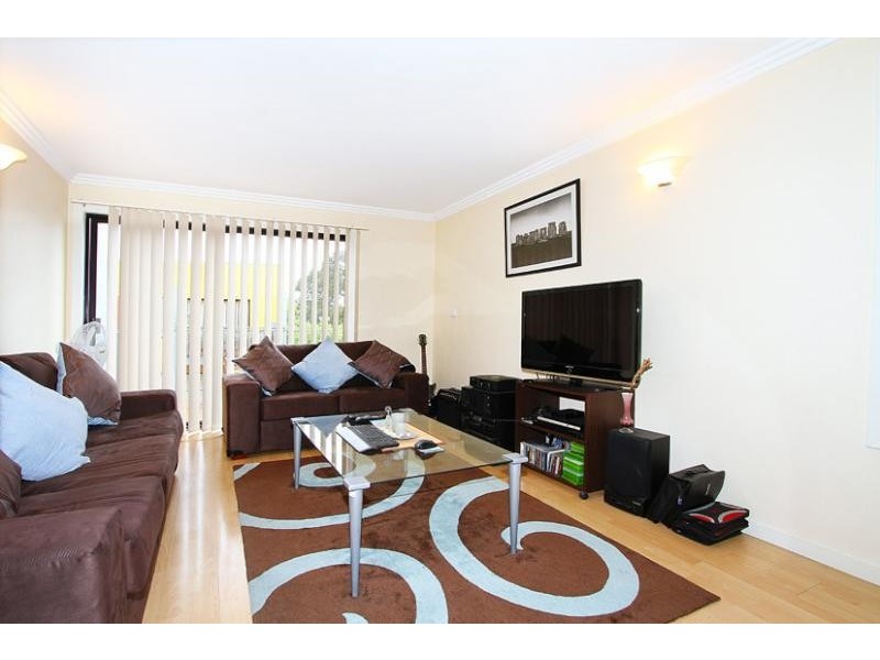 24/17-19 Ascot Vale Road, Flemington VIC 3031