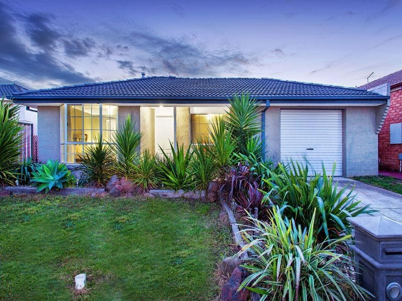 7 Tigris Court, Roxburgh Park VIC 3064