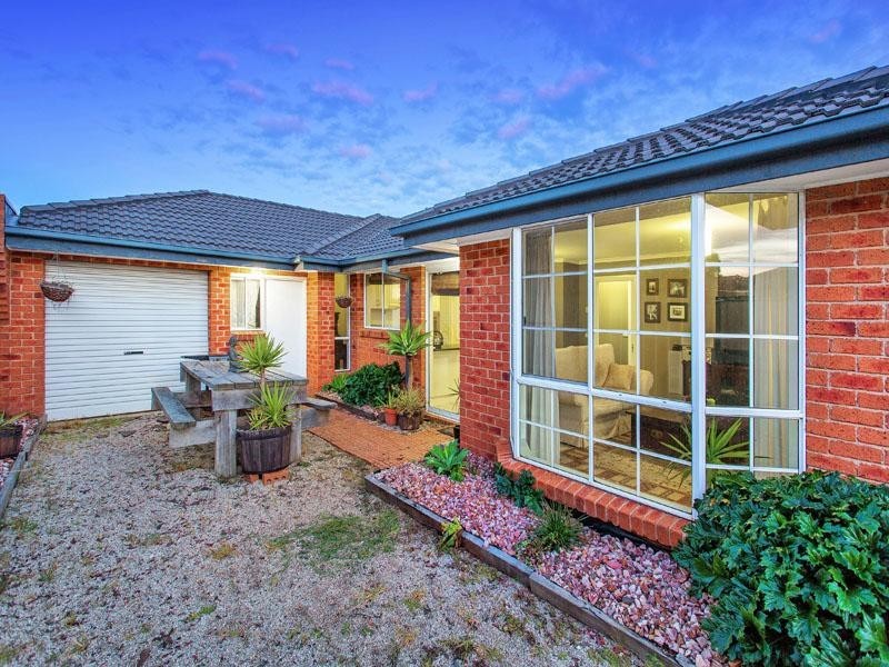 7 Tigris Court, Roxburgh Park VIC 3064