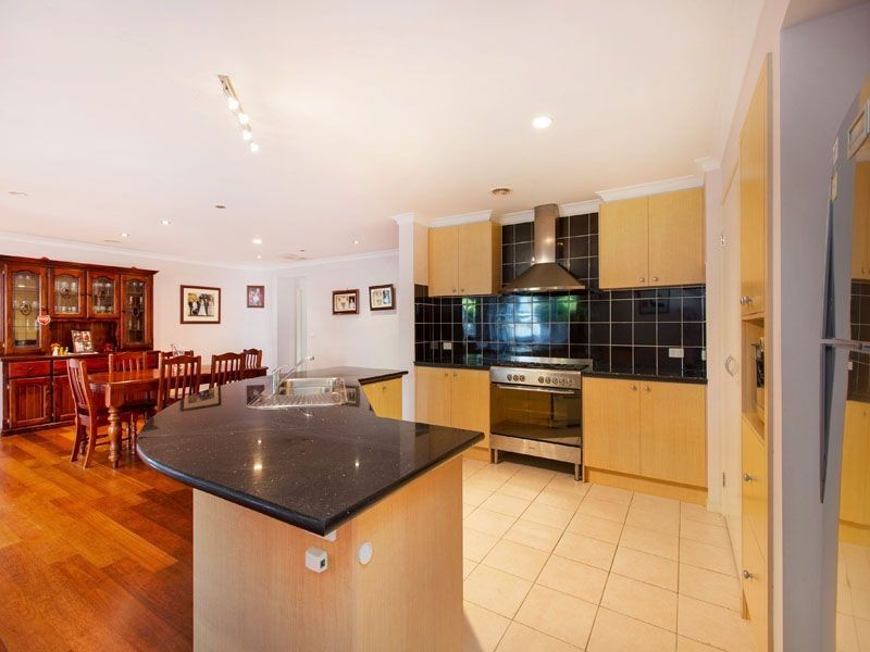 15 Bordeaux Grove, Narre Warren South VIC 3805