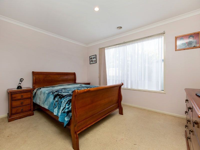 15 Bordeaux Grove, Narre Warren South VIC 3805