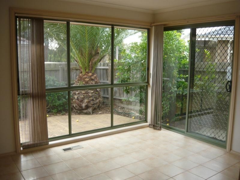 2/9 Dale Court, Scoresby VIC 3179