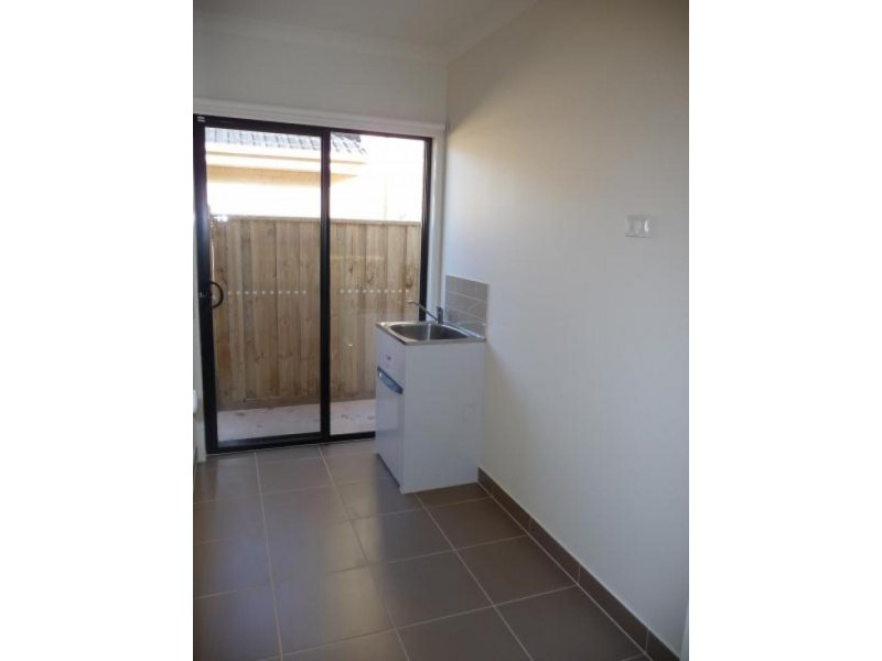 35 Seafarer Way, Sanctuary Lakes VIC 3030