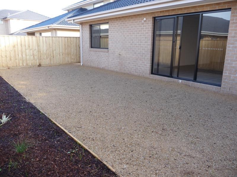 35 Seafarer Way, Sanctuary Lakes VIC 3030
