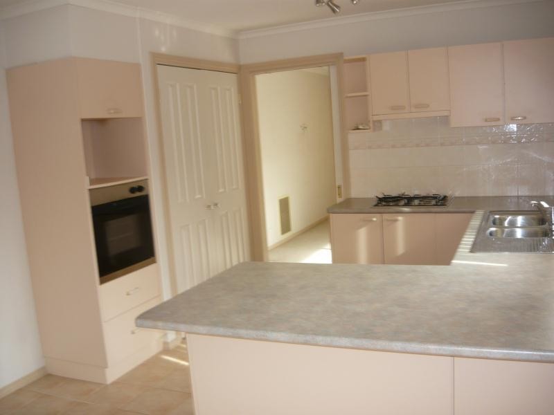 2/9 Dale Court, Scoresby VIC 3179