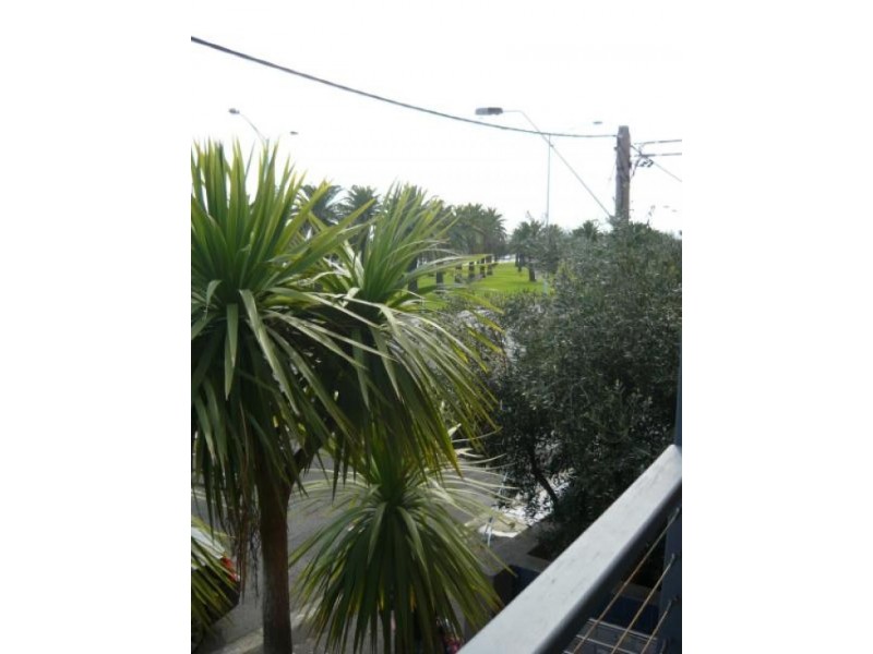 8/400 Barkly Street, Elwood VIC 3184