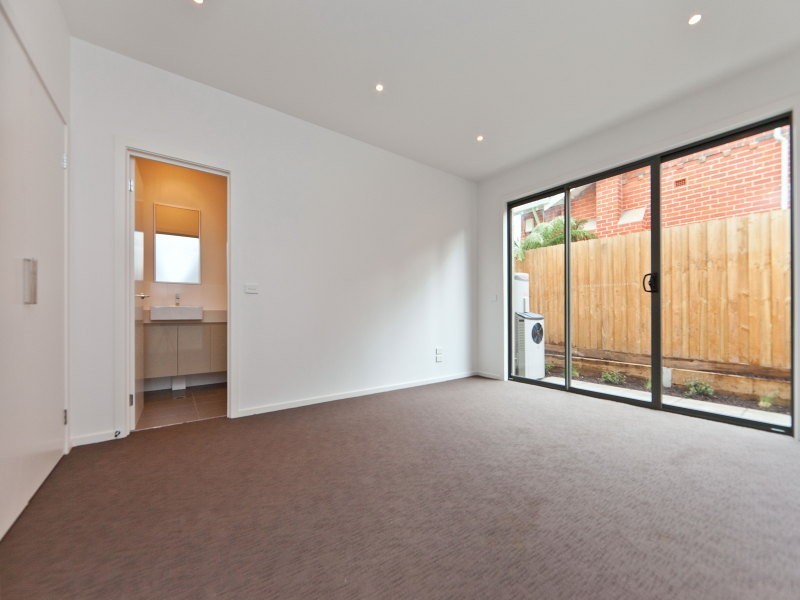 Unit 2/250-252 Neerim Rd, Carnegie VIC 3163