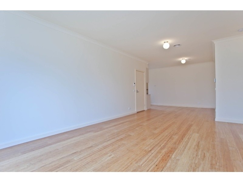 1/8 Beena Avenue, Carnegie VIC 3163