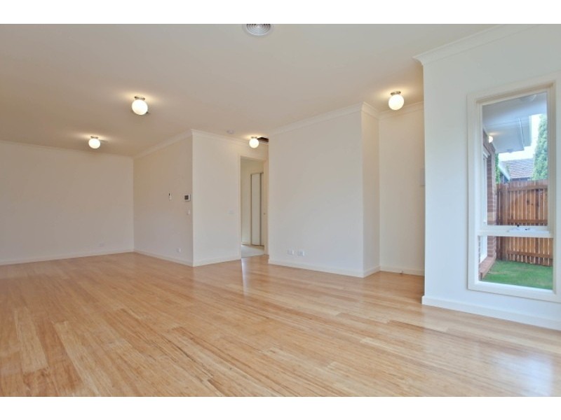 1/8 Beena Avenue, Carnegie VIC 3163