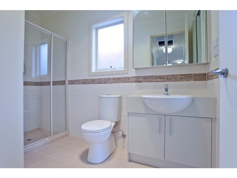 1/8 Beena Avenue, Carnegie VIC 3163