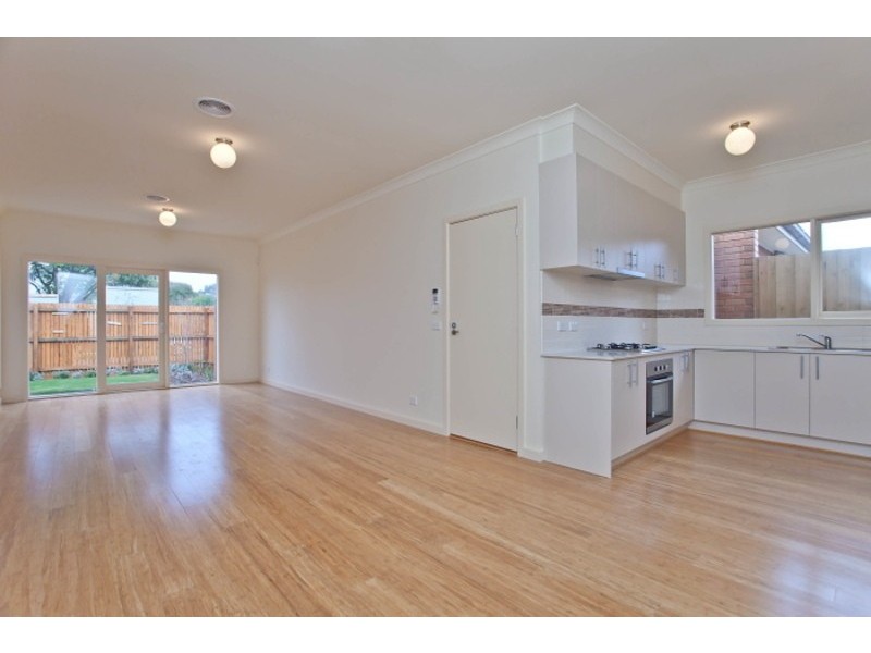 1/8 Beena Avenue, Carnegie VIC 3163