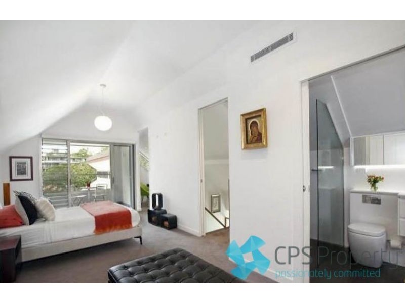 12 Holdsworth Avenue, St Leonards NSW 2065