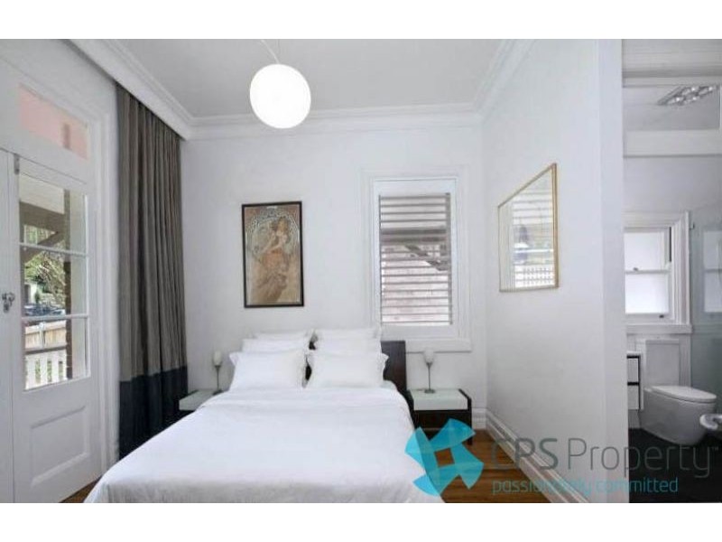 12 Holdsworth Avenue, St Leonards NSW 2065