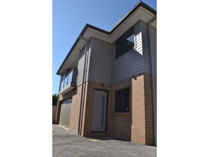 25 Wooroo Street, Albion Park Rail NSW 2527