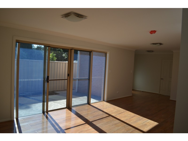 25 Wooroo Street, Albion Park Rail NSW 2527