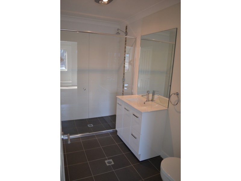25 Wooroo Street, Albion Park Rail NSW 2527