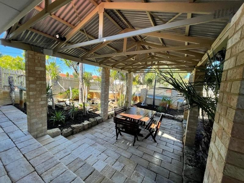 35 Newcomen Road, Stirling WA 6021