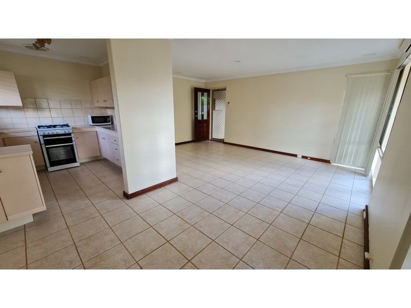 35 Newcomen Road, Stirling WA 6021