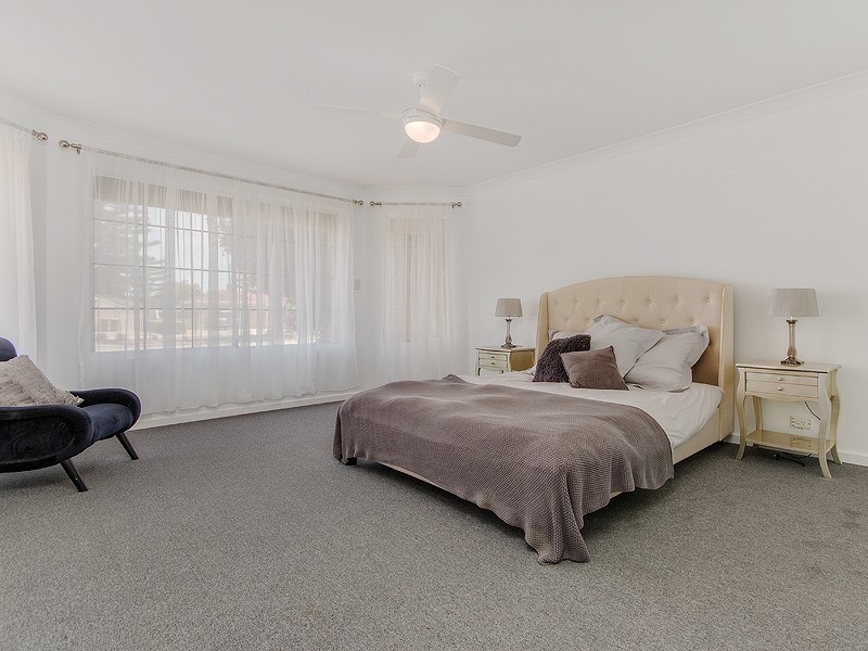 284 Grand Ocean Boulevard, Port Kennedy WA 6172