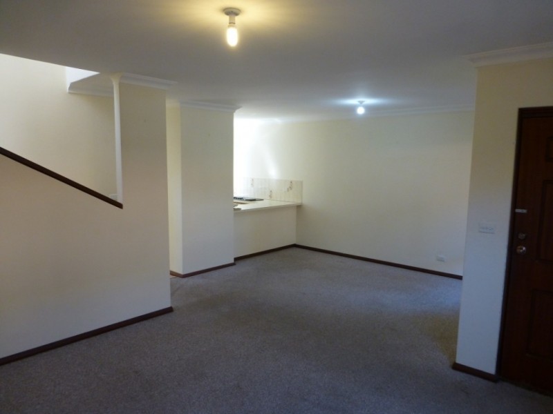 24/90 Gilbertson Rd, Kardinya WA 6163