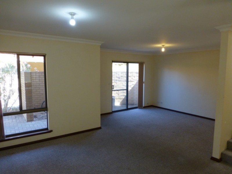 24/90 Gilbertson Rd, Kardinya WA 6163