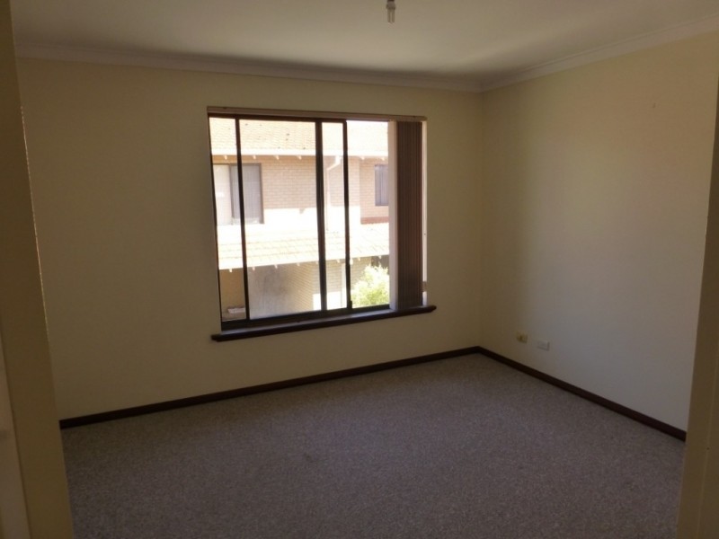 24/90 Gilbertson Rd, Kardinya WA 6163