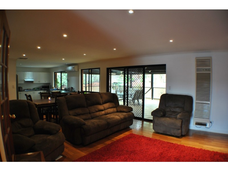 6 Caspian Court, Woodcroft SA 5162